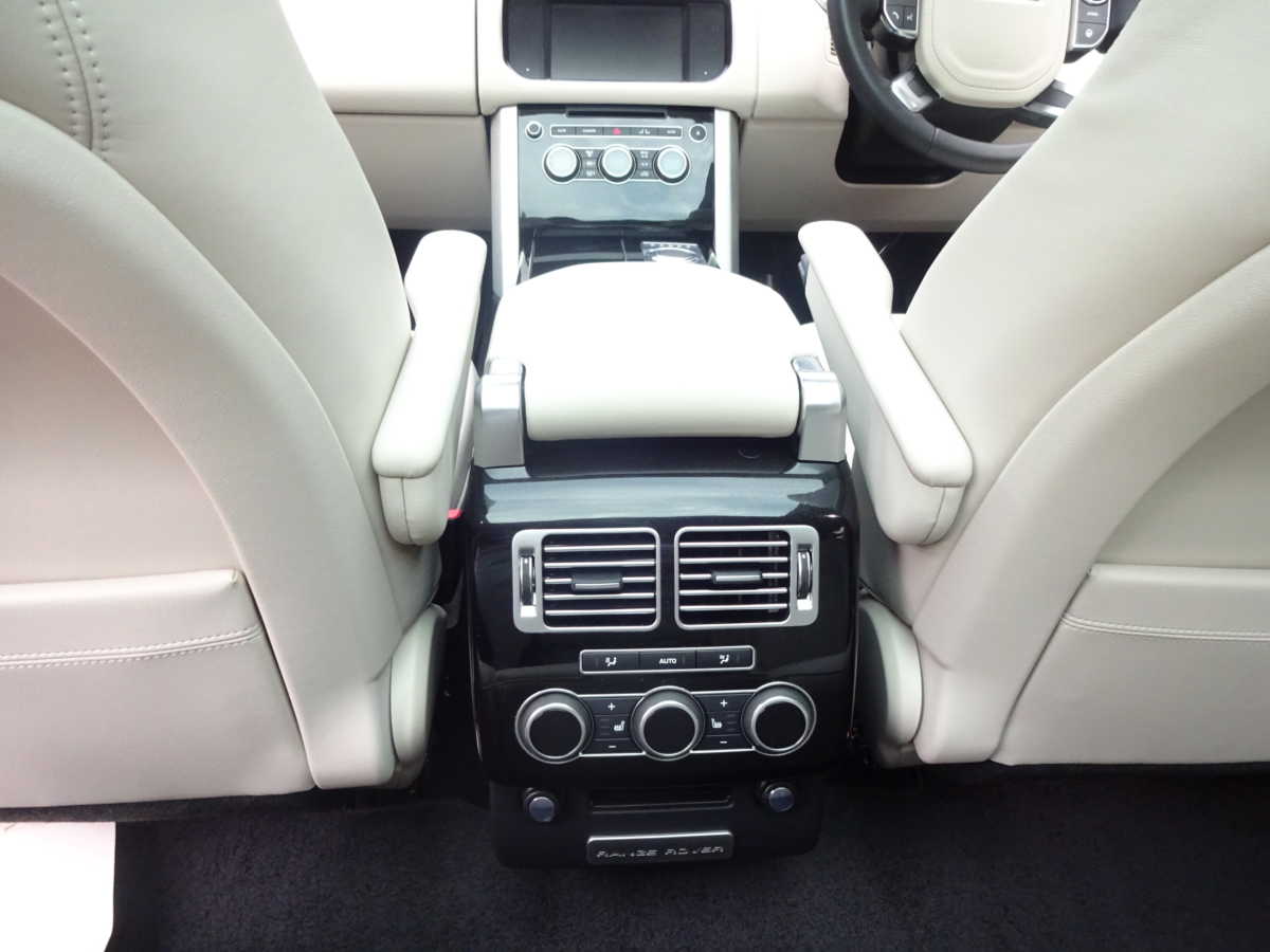 RANGE ROVER VOGUE 3.0 2016 22,000 MILES. 1 OWNER £42,995 NOW SOLD