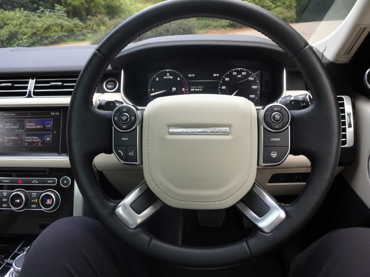 RANGE ROVER VOGUE 3.0 2016 22,000 MILES. 1 OWNER £42,995 NOW SOLD